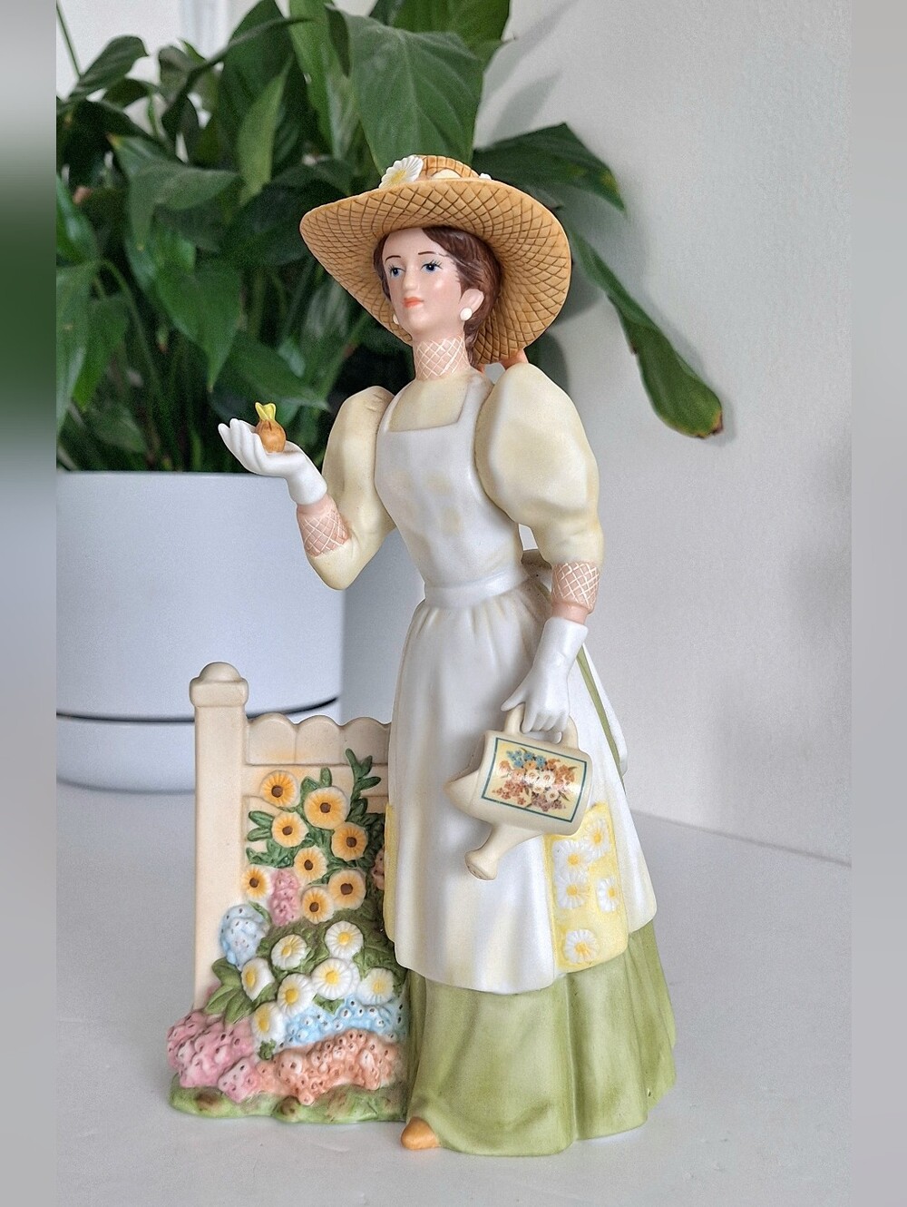 Avon President's Club figurine